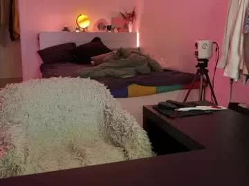 Girls: Stay up-to-date with the new immersive cumshows range and check-out the cutest escorts exhibit their wet clitoris and sweet physiques as they strip off and climax.