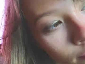Get enchanted by the vitality and moves of our squirting, brunette and solo webcams. With their steamy costumes and masturbating shows, our gay-couples and nonude cam models are a sight to behold.