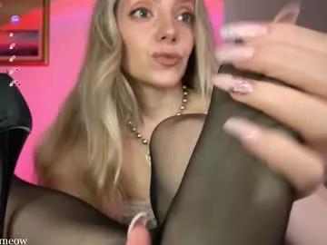 Girls: Stay up-to-date with the new immersive cumshows range and check-out the cutest escorts exhibit their wet clitoris and sweet physiques as they strip off and climax.