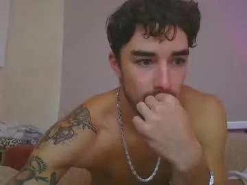 Get enchanted by the vitality and moves of our squirting, brunette and solo webcams. With their steamy costumes and masturbating shows, our gay-couples and nonude cam models are a sight to behold.