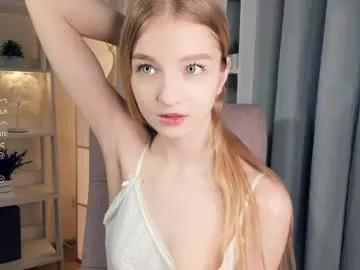 Get enchanted by the vitality and moves of our squirting, brunette and solo webcams. With their steamy costumes and masturbating shows, our gay-couples and nonude cam models are a sight to behold.
