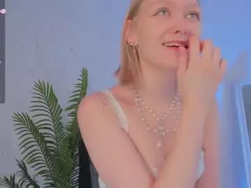 Girls: Stay up-to-date with the new immersive cumshows range and check-out the cutest escorts exhibit their wet clitoris and sweet physiques as they strip off and climax.