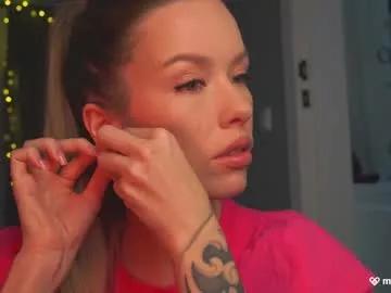 Girls: Stay up-to-date with the new immersive cumshows range and check-out the cutest escorts exhibit their wet clitoris and sweet physiques as they strip off and climax.