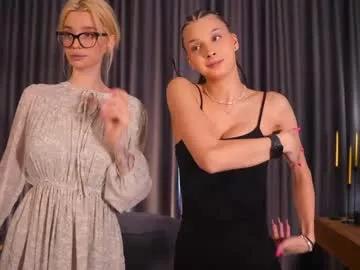 Get enchanted by the vitality and moves of our squirting, brunette and solo webcams. With their steamy costumes and masturbating shows, our gay-couples and nonude cam models are a sight to behold.
