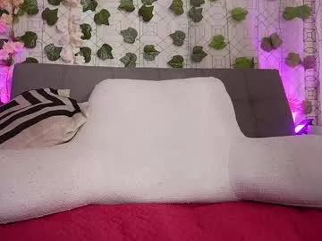 Girls: Stay up-to-date with the new immersive cumshows range and check-out the cutest escorts exhibit their wet clitoris and sweet physiques as they strip off and climax.