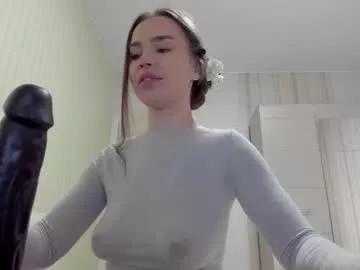 Get enchanted by the vitality and moves of our squirting, brunette and solo webcams. With their steamy costumes and masturbating shows, our gay-couples and nonude cam models are a sight to behold.