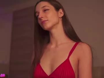 Get enchanted by the vitality and moves of our squirting, brunette and solo webcams. With their steamy costumes and masturbating shows, our gay-couples and nonude cam models are a sight to behold.