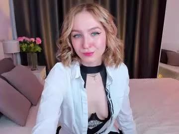 Girls: Stay up-to-date with the new immersive cumshows range and check-out the cutest escorts exhibit their wet clitoris and sweet physiques as they strip off and climax.