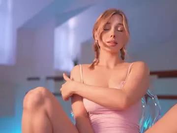 Get enchanted by the vitality and moves of our squirting, brunette and solo webcams. With their steamy costumes and masturbating shows, our gay-couples and nonude cam models are a sight to behold.