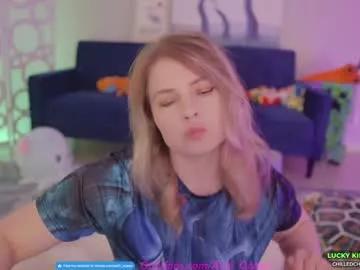 Get enchanted by the vitality and moves of our squirting, brunette and solo webcams. With their steamy costumes and masturbating shows, our gay-couples and nonude cam models are a sight to behold.