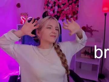 Girls: Stay up-to-date with the new immersive cumshows range and check-out the cutest escorts exhibit their wet clitoris and sweet physiques as they strip off and climax.