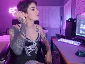 Get enchanted by the vitality and moves of our squirting, brunette and solo webcams. With their steamy costumes and masturbating shows, our gay-couples and nonude cam models are a sight to behold.