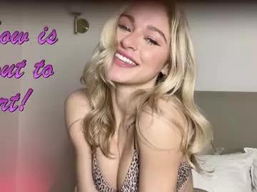 Get enchanted by the vitality and moves of our squirting, brunette and solo webcams. With their steamy costumes and masturbating shows, our gay-couples and nonude cam models are a sight to behold.
