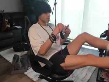 Get enchanted by the vitality and moves of our squirting, brunette and solo webcams. With their steamy costumes and masturbating shows, our gay-couples and nonude cam models are a sight to behold.