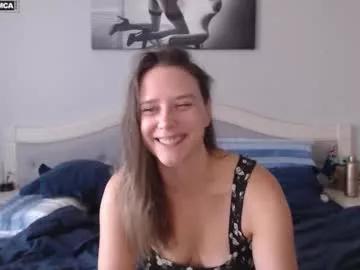 Get enchanted by the vitality and moves of our squirting, brunette and solo webcams. With their steamy costumes and masturbating shows, our gay-couples and nonude cam models are a sight to behold.