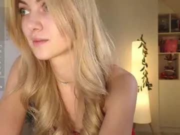 Get enchanted by the vitality and moves of our squirting, brunette and solo webcams. With their steamy costumes and masturbating shows, our gay-couples and nonude cam models are a sight to behold.