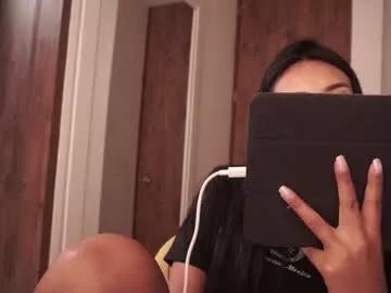 Get enchanted by the vitality and moves of our squirting, brunette and solo webcams. With their steamy costumes and masturbating shows, our gay-couples and nonude cam models are a sight to behold.