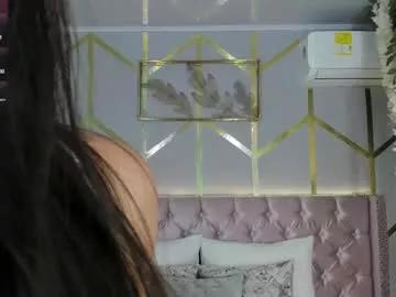 Get enchanted by the vitality and moves of our squirting, brunette and solo webcams. With their steamy costumes and masturbating shows, our gay-couples and nonude cam models are a sight to behold.