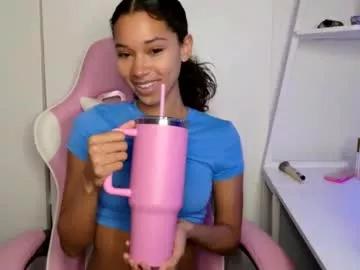Get enchanted by the vitality and moves of our squirting, brunette and solo webcams. With their steamy costumes and masturbating shows, our gay-couples and nonude cam models are a sight to behold.
