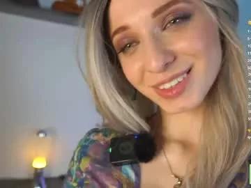 Get enchanted by the vitality and moves of our squirting, brunette and solo webcams. With their steamy costumes and masturbating shows, our gay-couples and nonude cam models are a sight to behold.