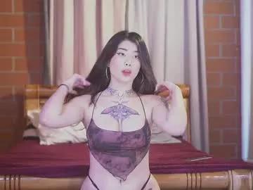 Get enchanted by the vitality and moves of our squirting, brunette and solo webcams. With their steamy costumes and masturbating shows, our gay-couples and nonude cam models are a sight to behold.