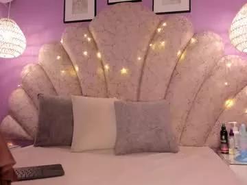 Girls: Stay up-to-date with the new immersive cumshows range and check-out the cutest escorts exhibit their wet clitoris and sweet physiques as they strip off and climax.