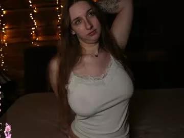 Get enchanted by the vitality and moves of our squirting, brunette and solo webcams. With their steamy costumes and masturbating shows, our gay-couples and nonude cam models are a sight to behold.