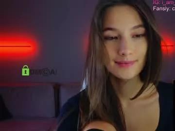 Get enchanted by the vitality and moves of our squirting, brunette and solo webcams. With their steamy costumes and masturbating shows, our gay-couples and nonude cam models are a sight to behold.