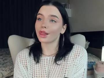 Get enchanted by the vitality and moves of our squirting, brunette and solo webcams. With their steamy costumes and masturbating shows, our gay-couples and nonude cam models are a sight to behold.