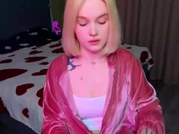 Girls: Stay up-to-date with the new immersive cumshows range and check-out the cutest escorts exhibit their wet clitoris and sweet physiques as they strip off and climax.