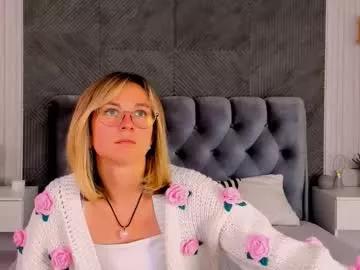 Girls: Stay up-to-date with the new immersive cumshows range and check-out the cutest escorts exhibit their wet clitoris and sweet physiques as they strip off and climax.