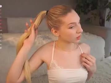 Girls: Stay up-to-date with the new immersive cumshows range and check-out the cutest escorts exhibit their wet clitoris and sweet physiques as they strip off and climax.