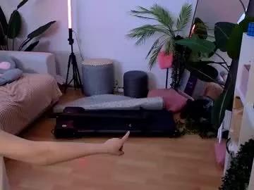 Girls: Stay up-to-date with the new immersive cumshows range and check-out the cutest escorts exhibit their wet clitoris and sweet physiques as they strip off and climax.