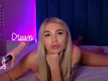 Girls: Stay up-to-date with the new immersive cumshows range and check-out the cutest escorts exhibit their wet clitoris and sweet physiques as they strip off and climax.
