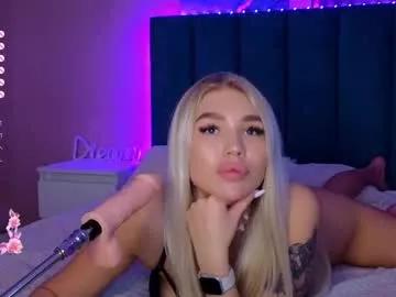 Girls: Stay up-to-date with the new immersive cumshows range and check-out the cutest escorts exhibit their wet clitoris and sweet physiques as they strip off and climax.