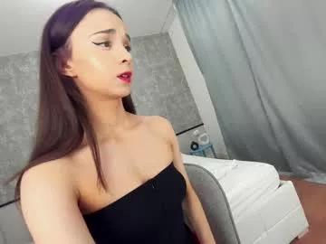 Get enchanted by the vitality and moves of our squirting, brunette and solo webcams. With their steamy costumes and masturbating shows, our gay-couples and nonude cam models are a sight to behold.