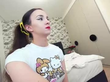 Get enchanted by the vitality and moves of our squirting, brunette and solo webcams. With their steamy costumes and masturbating shows, our gay-couples and nonude cam models are a sight to behold.