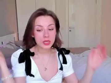 Get enchanted by the vitality and moves of our squirting, brunette and solo webcams. With their steamy costumes and masturbating shows, our gay-couples and nonude cam models are a sight to behold.