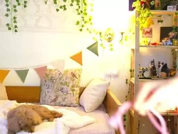 Get enchanted by the vitality and moves of our squirting, brunette and solo webcams. With their steamy costumes and masturbating shows, our gay-couples and nonude cam models are a sight to behold.