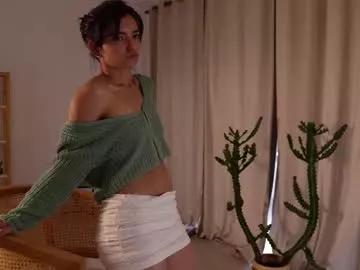Get enchanted by the vitality and moves of our squirting, brunette and solo webcams. With their steamy costumes and masturbating shows, our gay-couples and nonude cam models are a sight to behold.