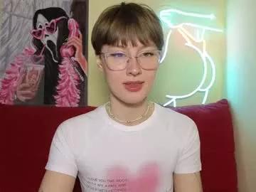 Girls: Stay up-to-date with the new immersive cumshows range and check-out the cutest escorts exhibit their wet clitoris and sweet physiques as they strip off and climax.