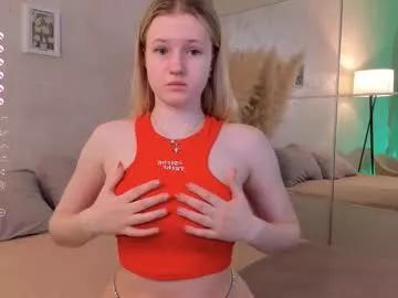 Girls: Stay up-to-date with the new immersive cumshows range and check-out the cutest escorts exhibit their wet clitoris and sweet physiques as they strip off and climax.