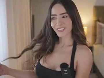 Get enchanted by the vitality and moves of our squirting, brunette and solo webcams. With their steamy costumes and masturbating shows, our gay-couples and nonude cam models are a sight to behold.
