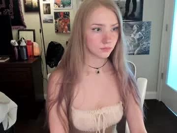 Get enchanted by the vitality and moves of our squirting, brunette and solo webcams. With their steamy costumes and masturbating shows, our gay-couples and nonude cam models are a sight to behold.