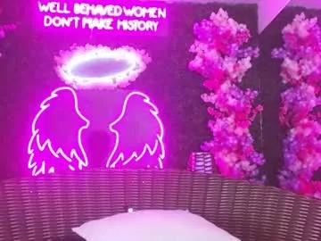 Girls: Stay up-to-date with the new immersive cumshows range and check-out the cutest escorts exhibit their wet clitoris and sweet physiques as they strip off and climax.