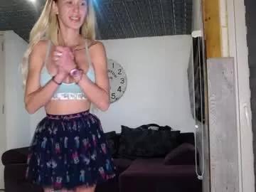 Girls: Stay up-to-date with the new immersive cumshows range and check-out the cutest escorts exhibit their wet clitoris and sweet physiques as they strip off and climax.