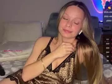 Girls: Stay up-to-date with the new immersive cumshows range and check-out the cutest escorts exhibit their wet clitoris and sweet physiques as they strip off and climax.