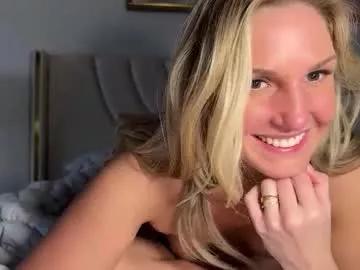 Get enchanted by the vitality and moves of our squirting, brunette and solo webcams. With their steamy costumes and masturbating shows, our gay-couples and nonude cam models are a sight to behold.