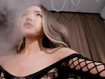 Get enchanted by the vitality and moves of our squirting, brunette and solo webcams. With their steamy costumes and masturbating shows, our gay-couples and nonude cam models are a sight to behold.