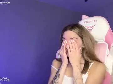 Girls: Stay up-to-date with the new immersive cumshows range and check-out the cutest escorts exhibit their wet clitoris and sweet physiques as they strip off and climax.